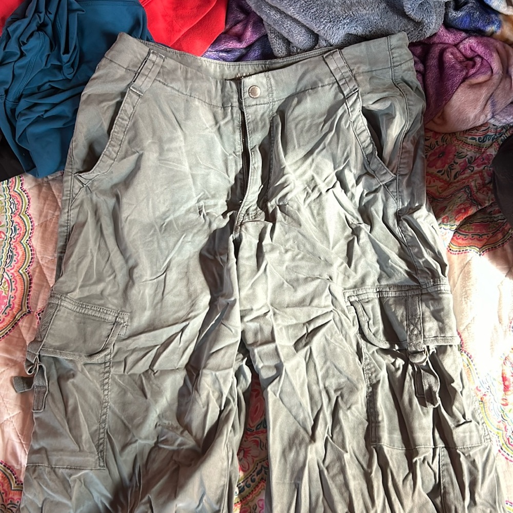 American Eagle Green Super High Rise Baggy Wide Leg Stretch Cargo Pants Size 12